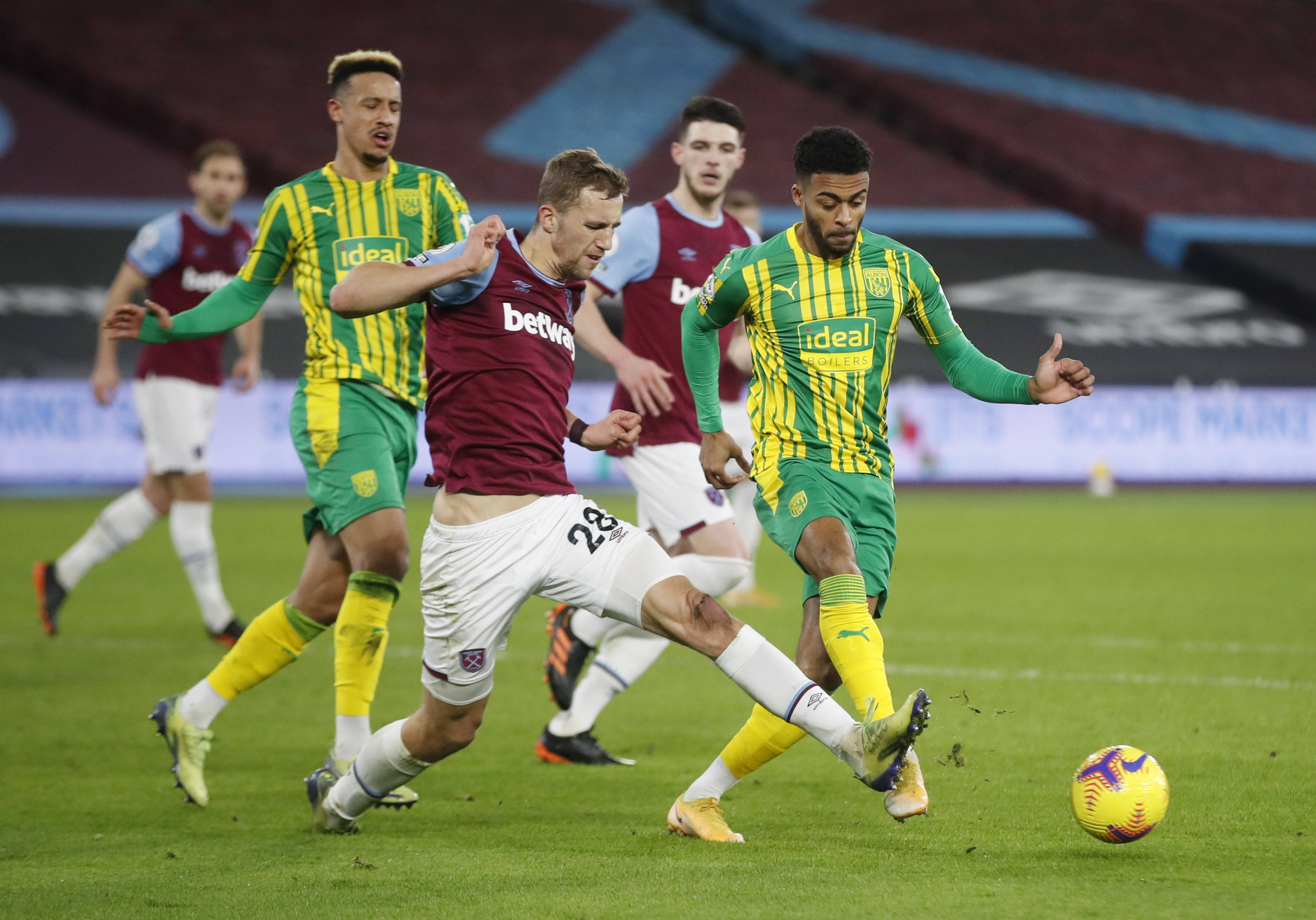 加期待他在 加期待他在